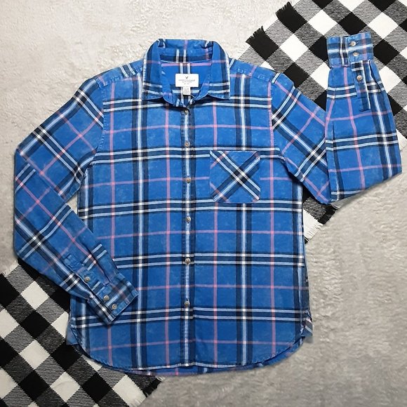 ❄️ XS | AEO| Long Sleeved Button Down Shirt - Picture 1 of 11